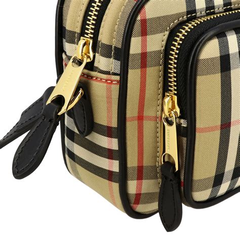 burberry etalage|burberry camera bag.